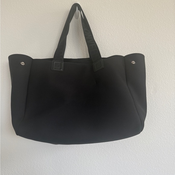 Converse Tokyo Black Tote Bag with Star Design - Picture 2 of 6